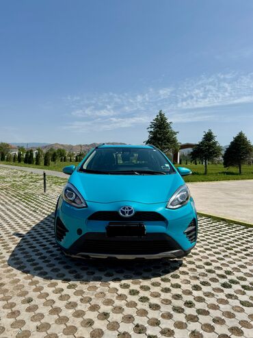 лекус 570: Toyota Prius: 2018 г., 1.5 л, Автомат, Гибрид, Хэтчбэк