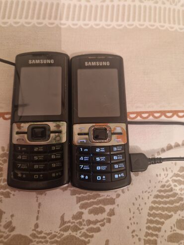 Samsung C5510, < 2 ГБ, цвет - Черный, Кнопочный