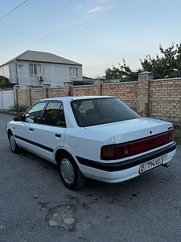 Mazda: Mazda 323: 1989 г., 1.6 л, Автомат, Бензин, Седан — 5