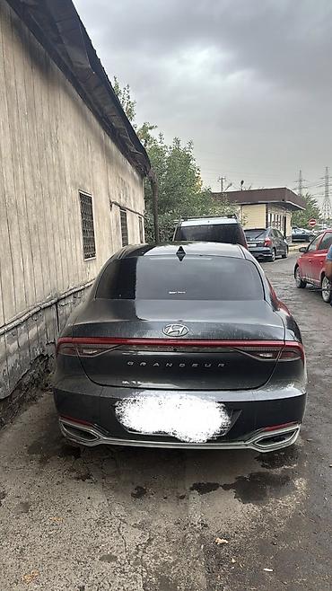 приборка: Hyundai Grandeur: 2020 г., 3 л, Автомат, Газ — 2