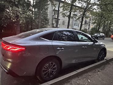 биайди 2025: BYD Qin L: 2024 г., 1.5 л, Гибрид, Купе — 3