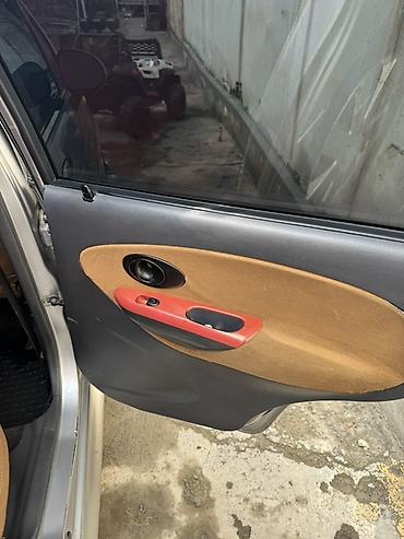 Другие автомобили: Компактный городской хэтчбек серебристого цвета. Характеристики и — 16