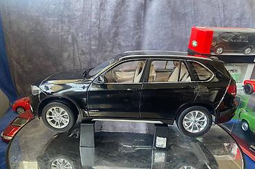 Avtomobil modelləri: Коллекционная модель BMW X5 F15 sapphire black 2012 Paragon Models — 6