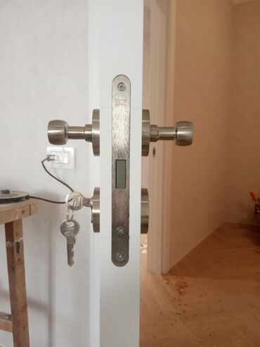 Otaq qapıları: Ağ rəngli interyer qapıları dəsti Sifarişi;çatdirilmasi və — 1