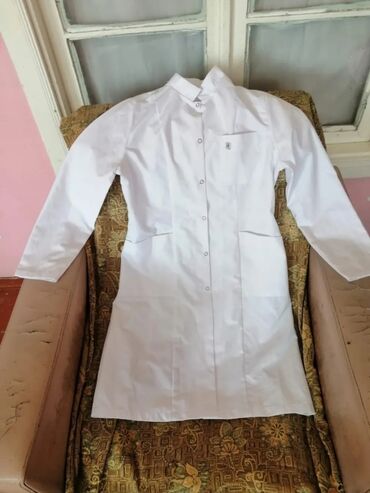 Tibbi geyim: Salam aleykum Ağ rəngde az geyinilmiş tibbi xalatlar ve başqa tibbi — 6