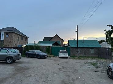 частный дом ак орго: 🏡 Продаётся участок с домом в жилмассиве Ак-Орго! 📍 Адрес: жилмассив — 2
