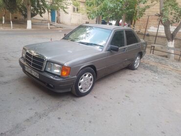 Mercedes-Benz: Mercedes-Benz 190: 2 l | 1989 il Sedan