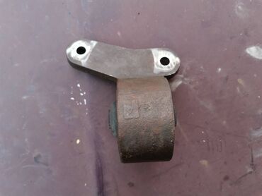 Auto delovi: Nosac menjaca 5 brzina Lada2121,21213,21214,21214i Niva. Polovno — 5