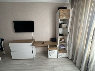 стол офисный с тумбой: Кире бериш үчүн гарнитур, Колдонулган