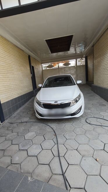 дом на калесах: Kia K5: 2010 г., 2 л, Автомат, Бензин, Седан