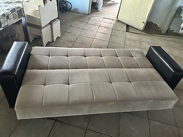 acılıb bağlanan divan: Çevrilən divan – bej oturacaq/süet toxumalı parça və qara eko‑dəri — 4