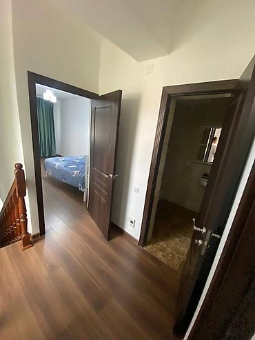 Продажа коттеджей и домов: Продается ЦО Келечек - апартаменты в Чолпон - Ате, по адресу напротив — 9