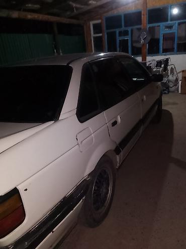 Унаа сатуу: Volkswagen Passat: 1991 г., 1.8 л, Кол менен иштөөчү, Бензин, Седан — 4