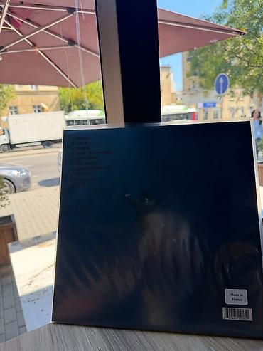 İncəsənət və kolleksiyalar: Məhsul: Vinil plastinka (LP) Mənşə: Made in France (arxa hissədə — 1