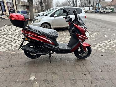9500: Новые бензиновые скутера Макси нулевым пробегом и полным пакетом — 10