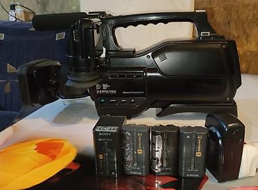 krosnu aparatı hd: Sony HDV video kamera, bir neçə batareya və qoruyucu çanta ilə təklif — 4