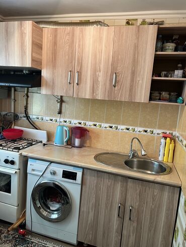 продажа домов в бишкеке дизель: 3 комнаты, 52 м², Хрущевка, 3 этаж, Косметический ремонт