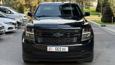 продам внедорожник: Черный полноразмерный внедорожник Chevrolet Suburban. Автомобиль