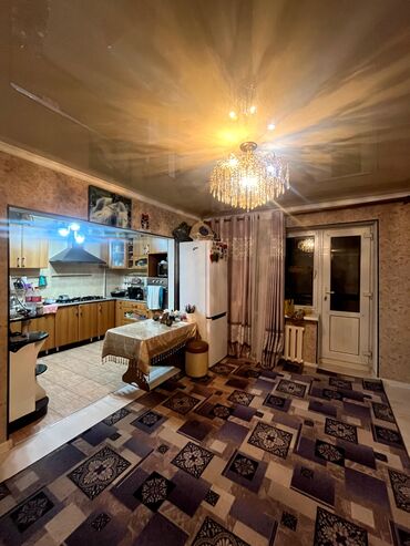 Продажа квартир: 5 и более комнат, 140 м² — 4