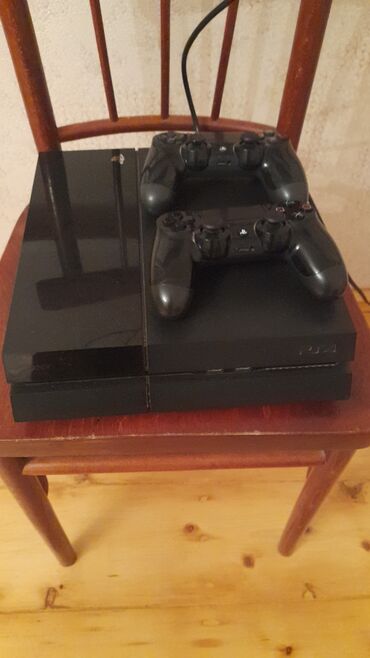 xbox one s: Cox seliqeli evde islenib oyunlari sekilfe var orginal gostik 2 eded
