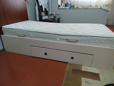 kravat tek neferlik: Односпальная кровать, Без подьемного механизма, С матрасом, С выдвижными ящиками