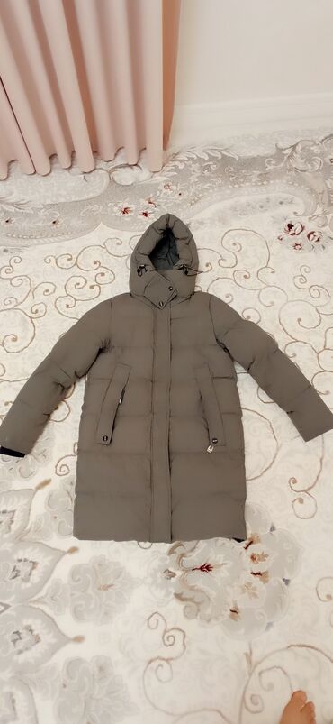 Пуховики и зимние куртки: Пуховик, С мехом, С капюшоном, Оверсайз