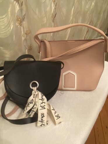 prada eynekleri qiymeti: Zara ve Miniso çantalar her biri 5 azn ikisi bir yerde 10 azn son