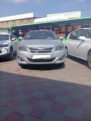 Toyota: Toyota Corolla: 2016 г., 1.6 л, Механика, Бензин, Седан