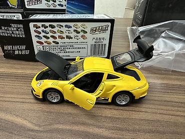 barbi oyuncaqlari: Die-cast model avtomobil – 1:36 miqyas - Material: metal gövdə — 5