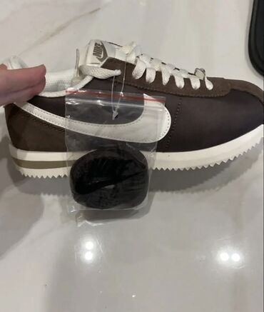 король кожи мазь оригинал и подделка: Эркектердин кроссовкасы, 36.5, Nike, Жаңы, түсү - Күрөң, Өзү алып кетүү