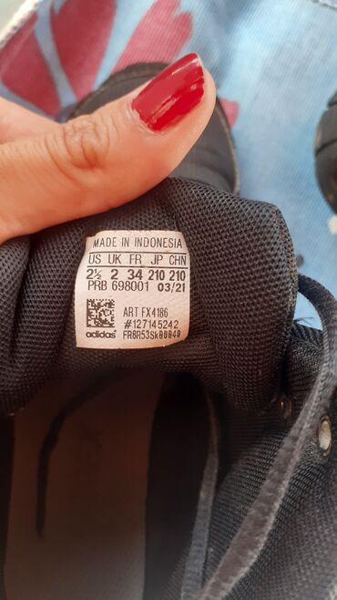 Dečija obuća: Terax adidas original.placene 7 000 nošene 4 meseca.Bez ikakvog