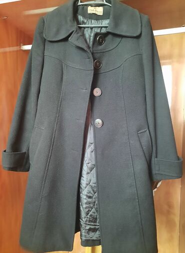 женские короткие пальто: Qara Palto
S/M razmer
Qiymət 10 azn