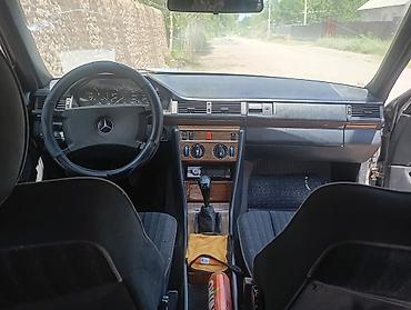 su 7: Mercedes-Benz W124: 1990 г., 2 л, Механика, Бензин, Седан — 5