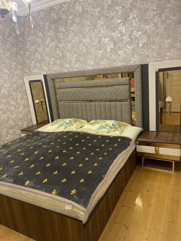 Divan və masa dəstləri: İşlənmiş, Künc divan, Qonaq otağı üçün, Açılmayan — 15