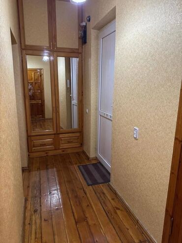 дом на долгий срок: 2 бөлмө, Кыймылсыз мүлк агенттиги, Чогуу жашоосу жок, Толугу менен эмереги бар