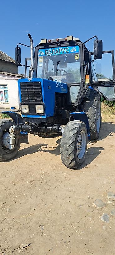 Traktorlar: Belarus MTZ 821 traktor - Rəng: mavi, kabinli - 4x4 (ön aparıcı — 1