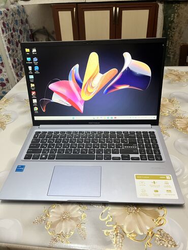 mona torbe za laptop: İşlənmiş ASUS Vivobook, 15.6 ", Intel Core i3, 512 GB, Ünvandan götürmə