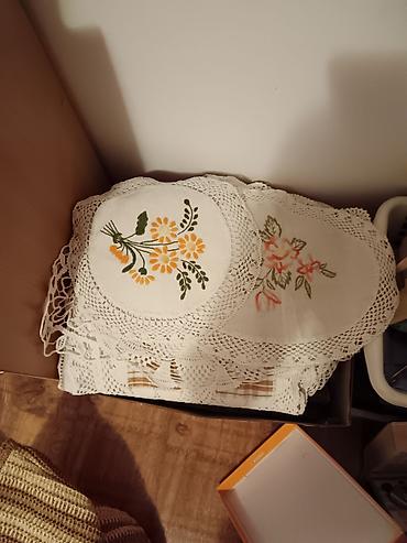 pravi jednorog: Ručni rad – komplet heklanih miljea i stolnjaka - Materijal — 1