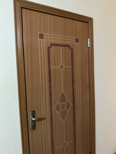 Фурнитура и комплектующие: Tək qapılardan 5 ədəddir cüt qapı 1 ədəddir
