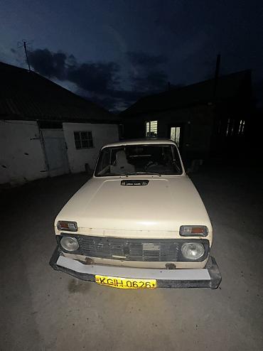 унаа бишкек авторынок: ВАЗ (ЛАДА) 2121 (4x4): 1998 г., 1.7 л, Кол менен иштөөчү, Бензин, Жол тандабас — 2