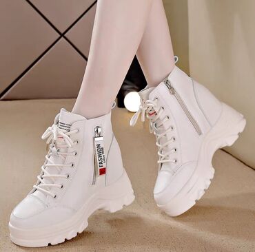 туфли белый новый: Ботинки и ботильоны 40, цвет - Белый