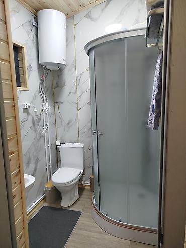 Посуточная аренда квартир: 2 комнаты, Парковка, Постельное белье, Душевая кабина — 9