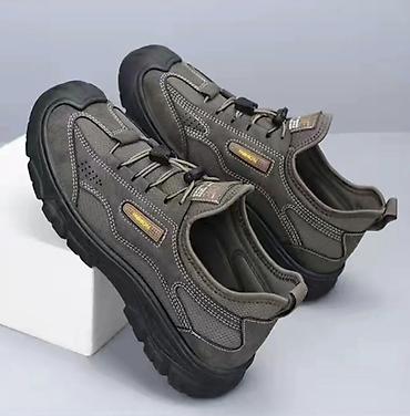 Кроссовки и спортивная обувь: Мужские повседневные кроссовки . Остался только один размер. 41 — 3