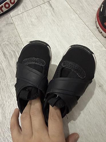 Детская обувь: Детская обувь для мальчиков, размеры 21–22. Оригинал. Комплект: - — 4