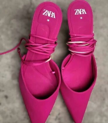 бюстгальтер с гелевым наполнителем: ZARA. РАЗМЕР - 38
ПЛАТЬЕ - S,M
РАЙОН ПОЛИТЕХА КИНОТЕАТР МАНАС