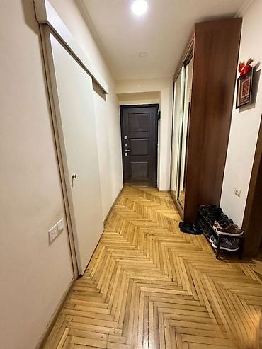 6 ci mkr da evler: Bakı, 3 otaqlı, Köhnə tikili, m. Gənclik, 85 kv. m — 2