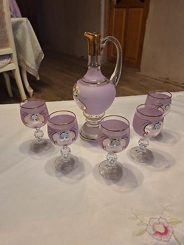 spirtli karton: Bənövşəyi şüşə qrafin və 6 stəkandan ibarət dəst - Material: şüşə - — 3