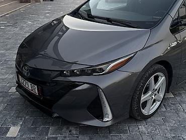 corolla 2016: Toyota Prius: 2019 г., 1.8 л, Вариатор, Гибрид, Хэтчбэк — 5