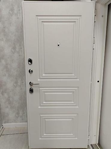 B-500 (ağ) Kateqoriya: Seyf qapıları Ölçü: 96x205, 96x215 Zavod