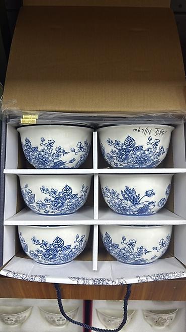 Наборы посуды: Фарфоровые чайные наборы в подарочных коробках. Варианты: - Набор с — 25